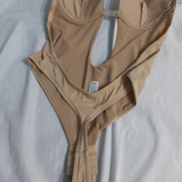 Butt Lifting Tummy Control Shapewear Bodysuit - Picture 2 of 3